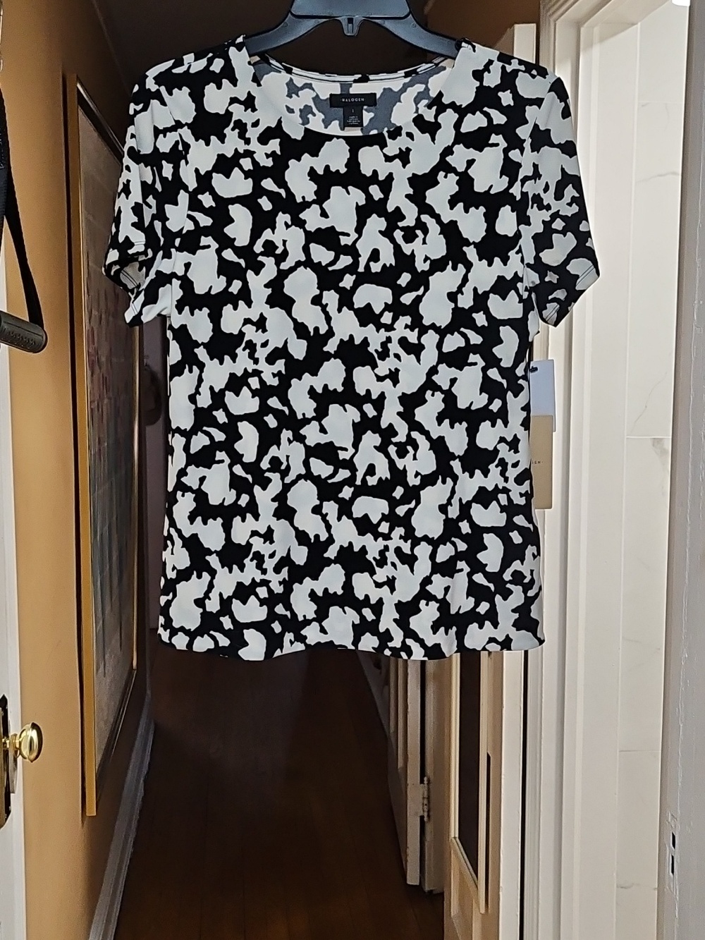 Halogen Black and White Abstract Print Short Sleeve Tee